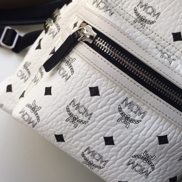 Classic white MCM backpack 🎒 - Picture 7 of 11